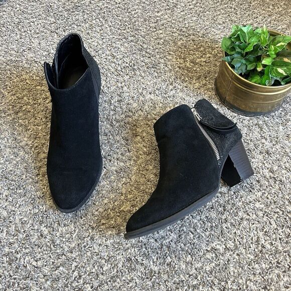 Vionic Anne Women's Black suede Leather Boots size 9 Block Heel Side Zip Classic - Picture 1 of 9